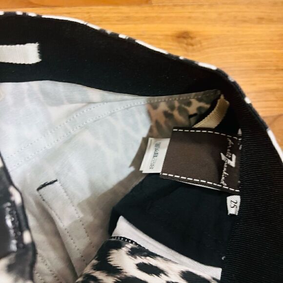 Giammbattista Valli collaborated with 7 for All Mankind trousers - Picture 9 of 11